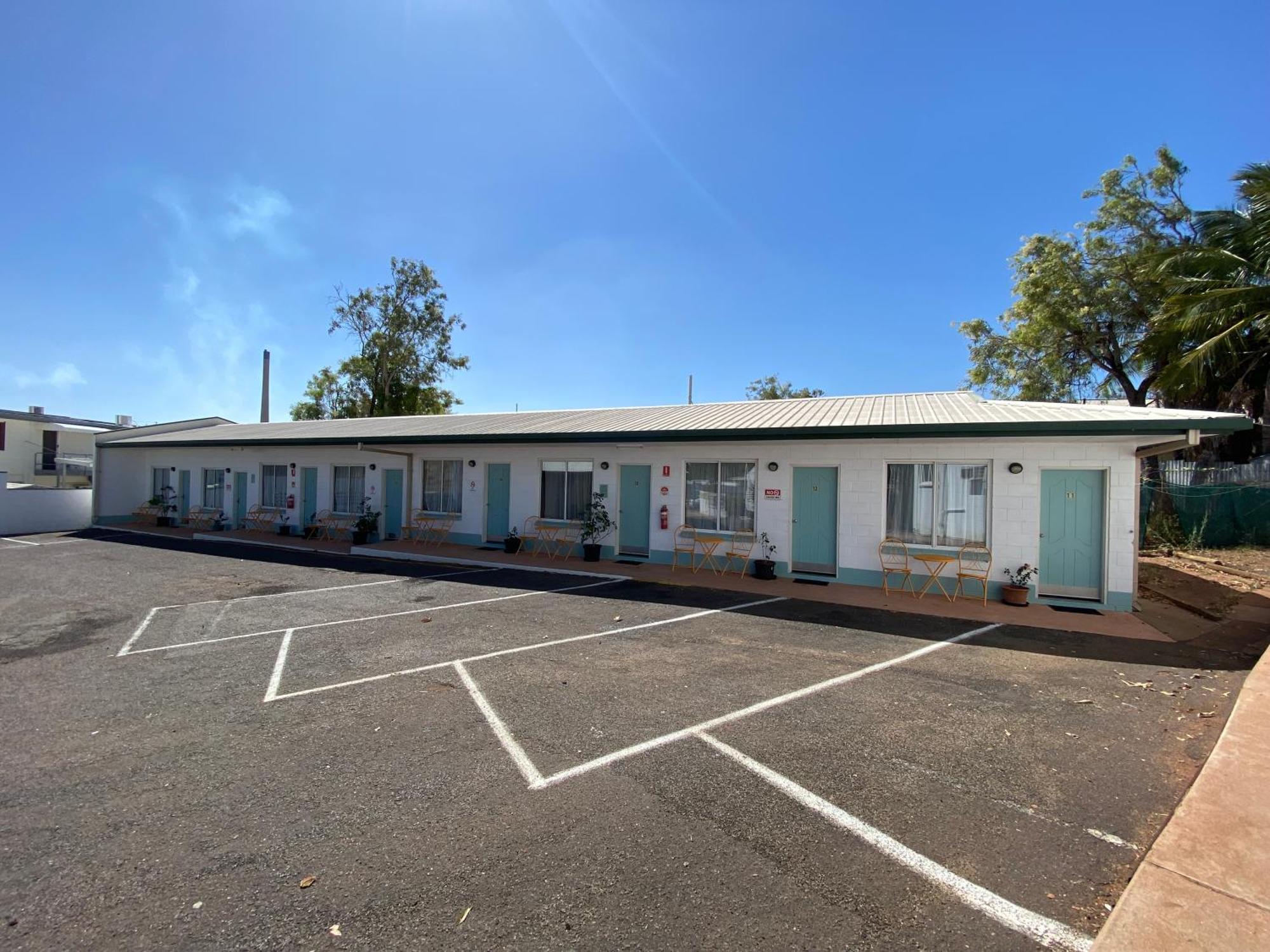 Central Point Motel Mount Isa Buitenkant foto