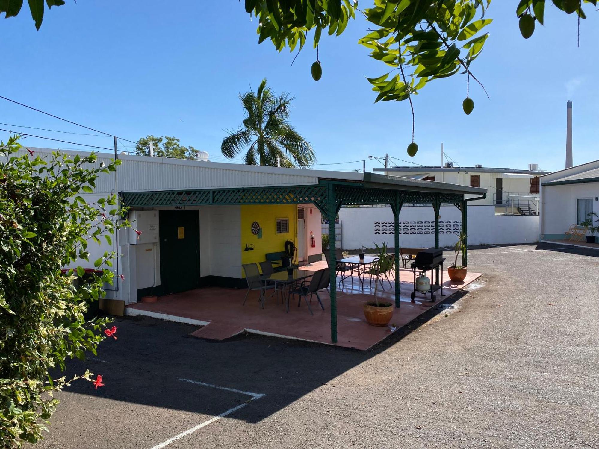 Central Point Motel Mount Isa Buitenkant foto