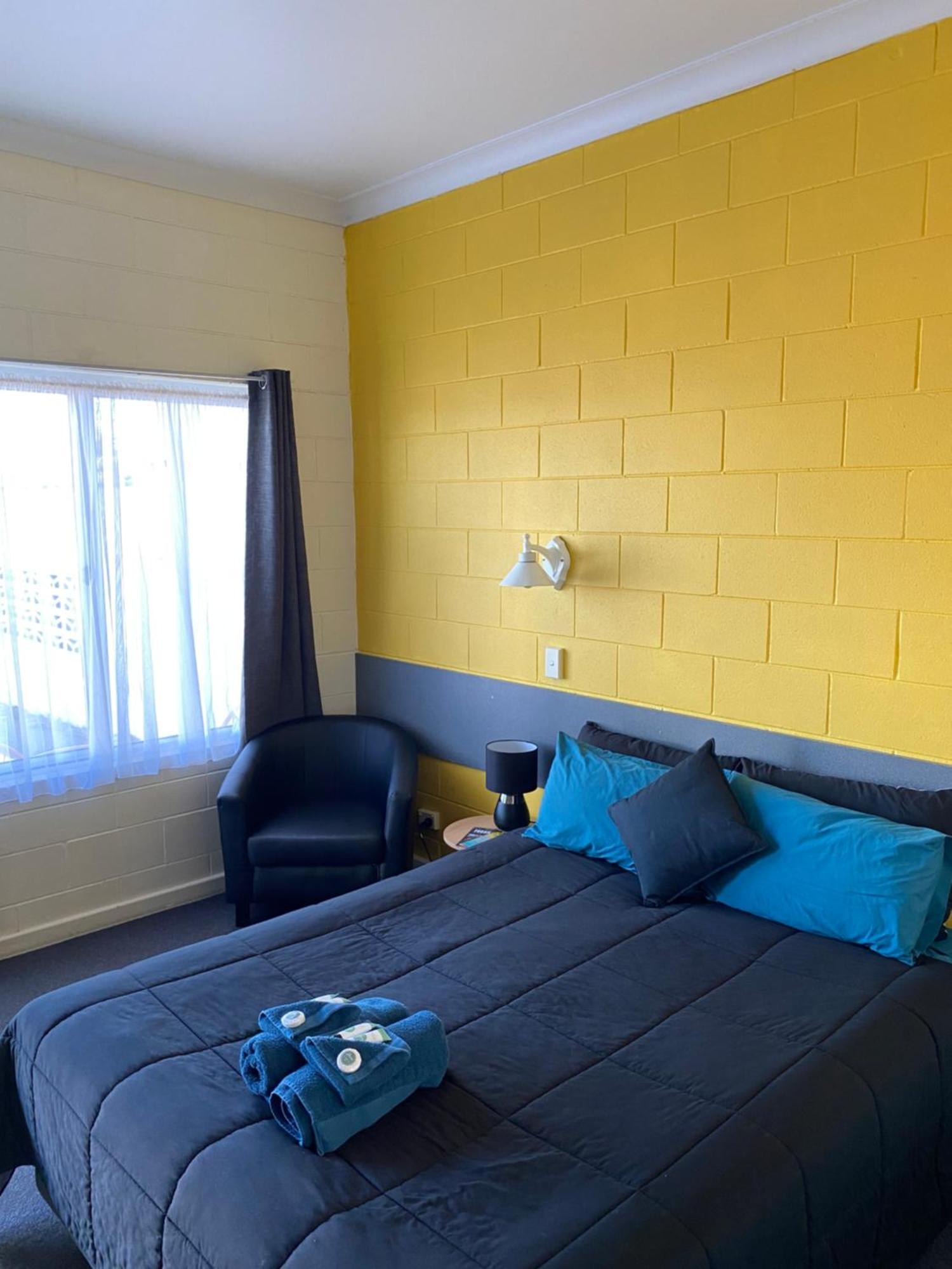 Central Point Motel Mount Isa Buitenkant foto