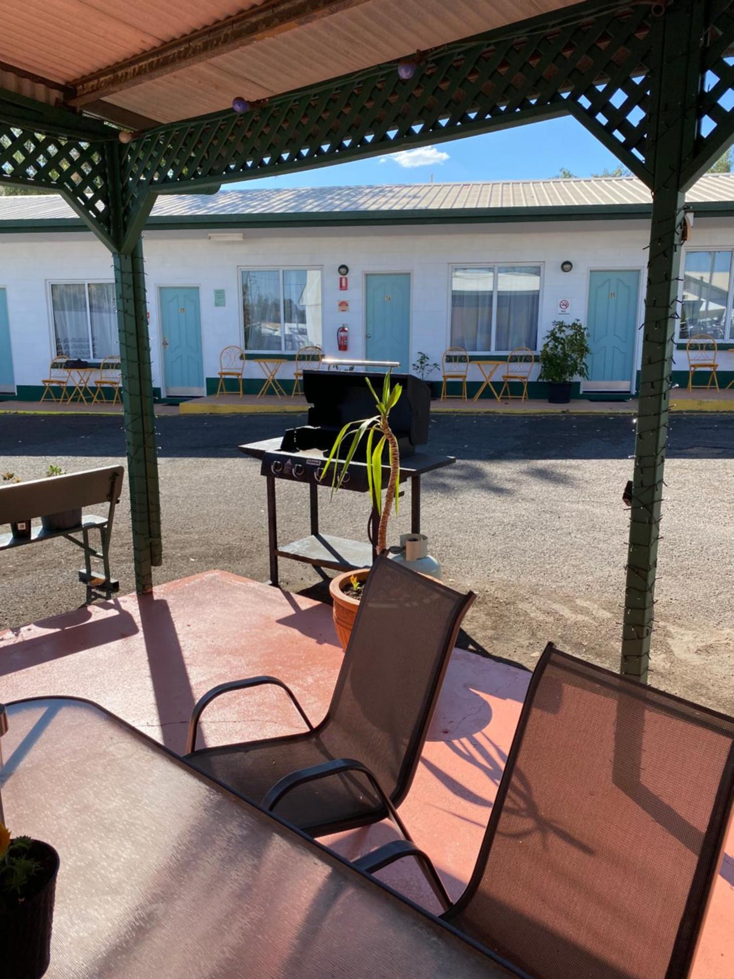 Central Point Motel Mount Isa Buitenkant foto