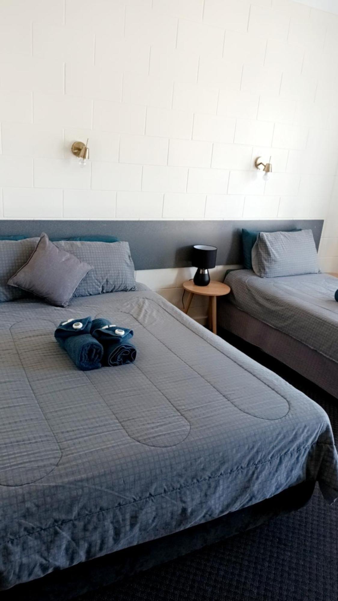 Central Point Motel Mount Isa Buitenkant foto